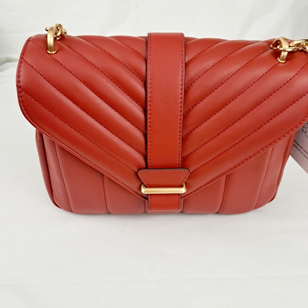 Time and Tru Women's Red Puffer Quilted Envelop Style Handbag, purse - Picture 2 of 11